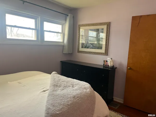 $110,000 | 802 Bobby Avenue, Macomb, IL 61455