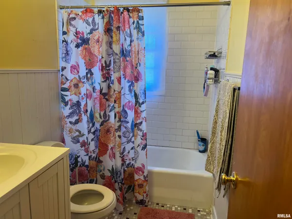 $110,000 | 802 Bobby Avenue, Macomb, IL 61455