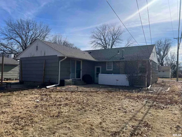 $110,000 | 802 Bobby Avenue, Macomb, IL 61455