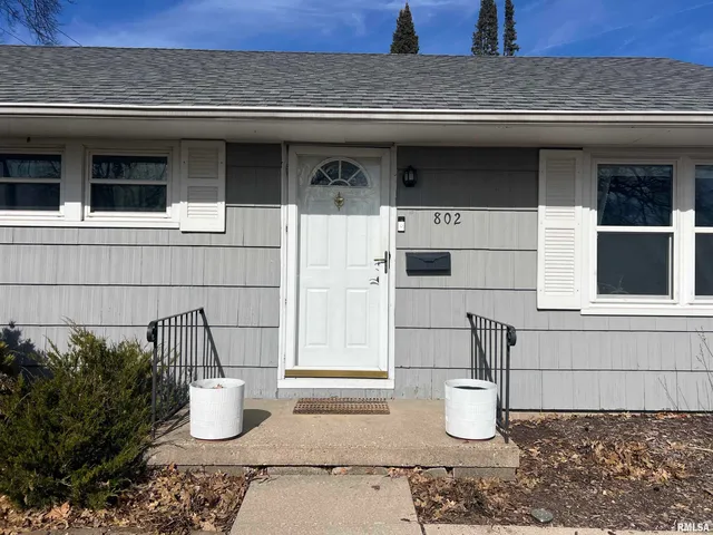 $110,000 | 802 Bobby Avenue, Macomb, IL 61455