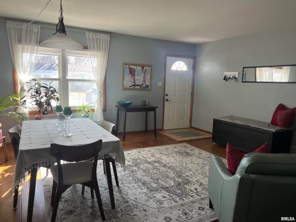 $110,000 | 802 Bobby Avenue, Macomb, IL 61455