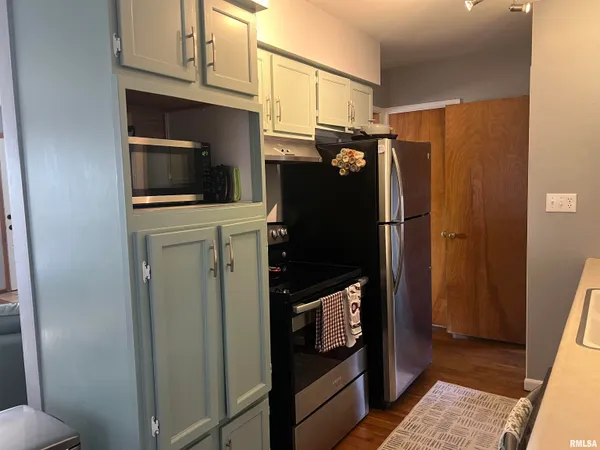 $110,000 | 802 Bobby Avenue, Macomb, IL 61455