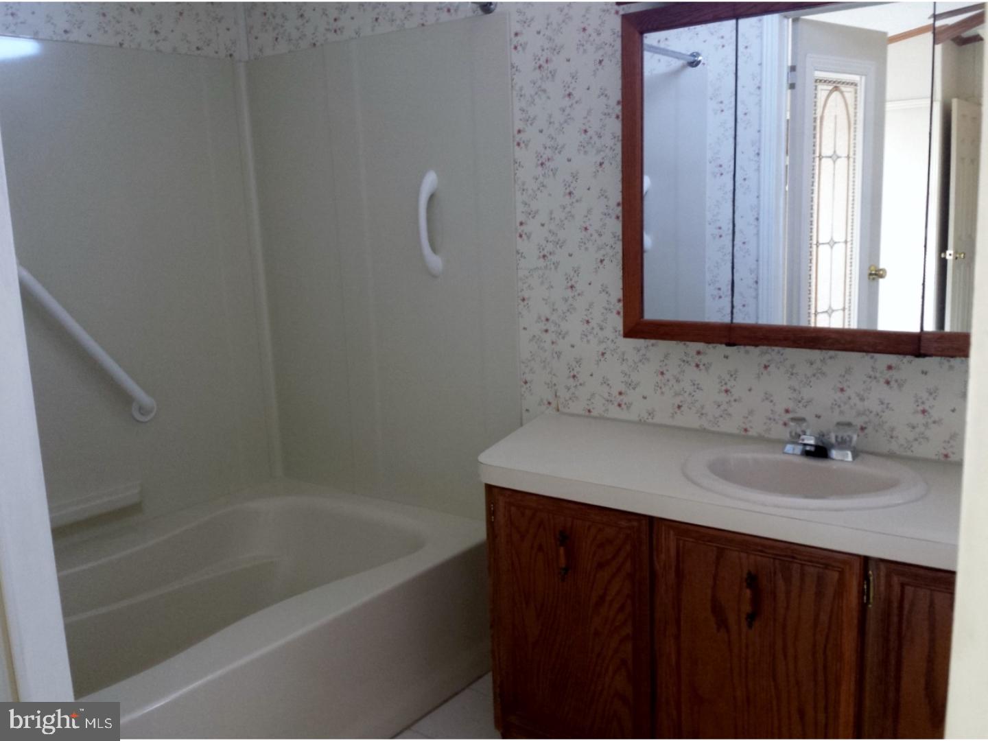 200 Ramah Road, Unit 72 Bridgeton, NJ 08302 - Photo 12 of 21 Bathroom