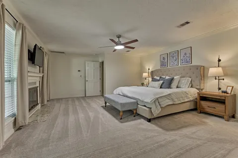 $850,000 | 8 Wind River Court, Conroe, TX 77384