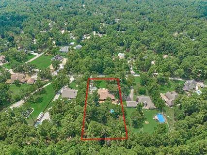 $850,000 | 8 Wind River Court, Conroe, TX 77384