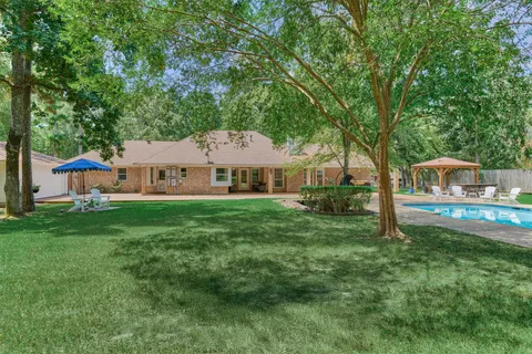 $850,000 | 8 Wind River Court, Conroe, TX 77384