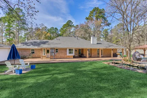$850,000 | 8 Wind River Court, Conroe, TX 77384