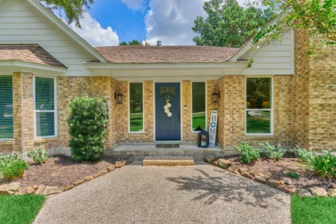 $850,000 | 8 Wind River Court, Conroe, TX 77384