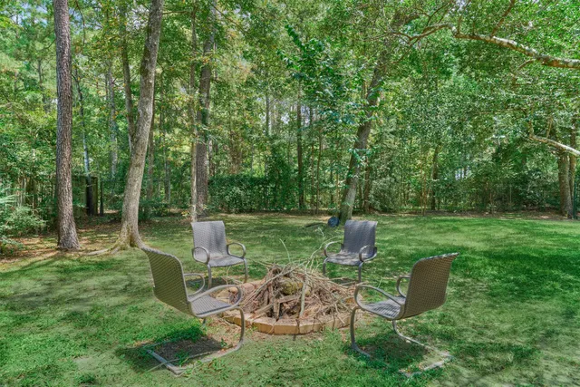 $850,000 | 8 Wind River Court, Conroe, TX 77384