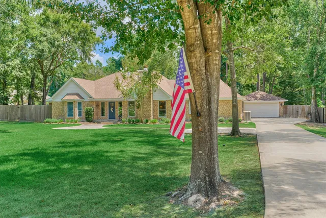 $850,000 | 8 Wind River Court, Conroe, TX 77384