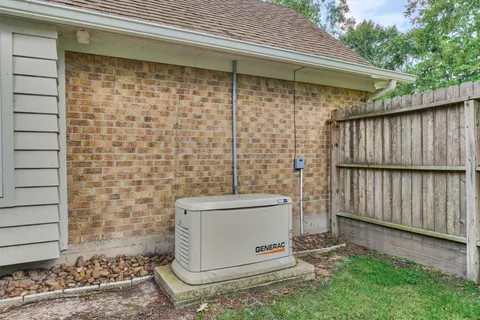 $850,000 | 8 Wind River Court, Conroe, TX 77384