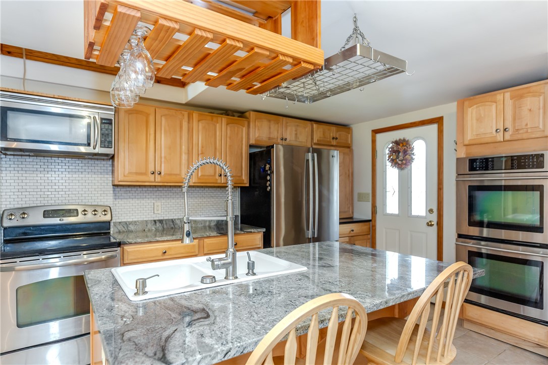 6 Lookout Street Smithfield, RI 02828 - Photo 2 of 43