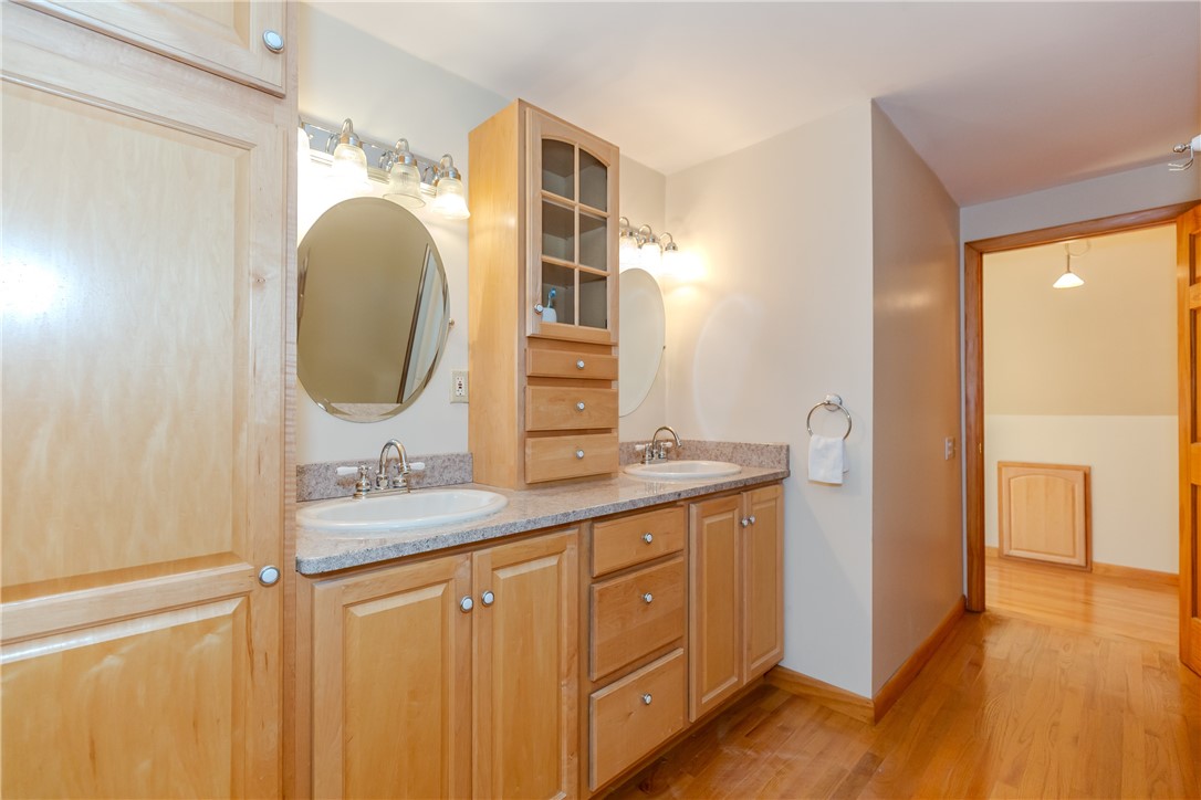 6 Lookout Street Smithfield, RI 02828 - Photo 29 of 43