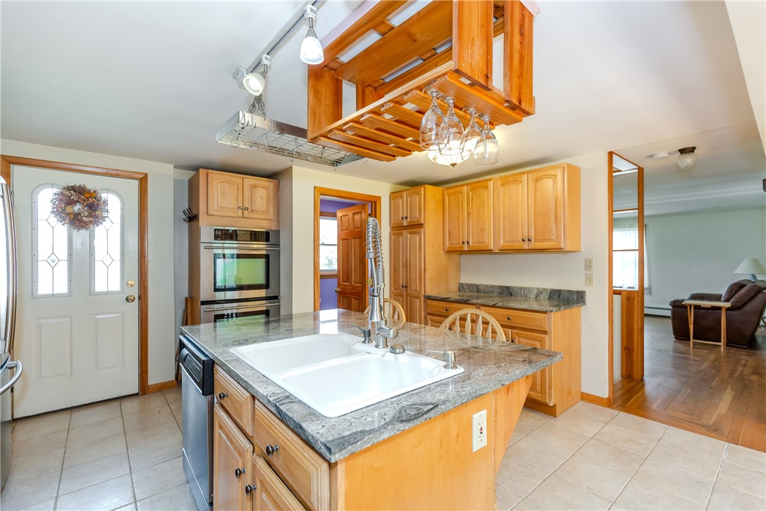 6 Lookout Street Smithfield, RI 02828 - Photo 6 of 43