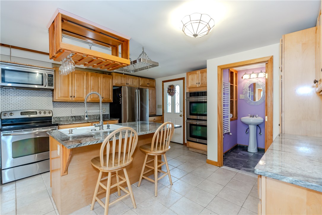 6 Lookout Street Smithfield, RI 02828 - Photo 7 of 43