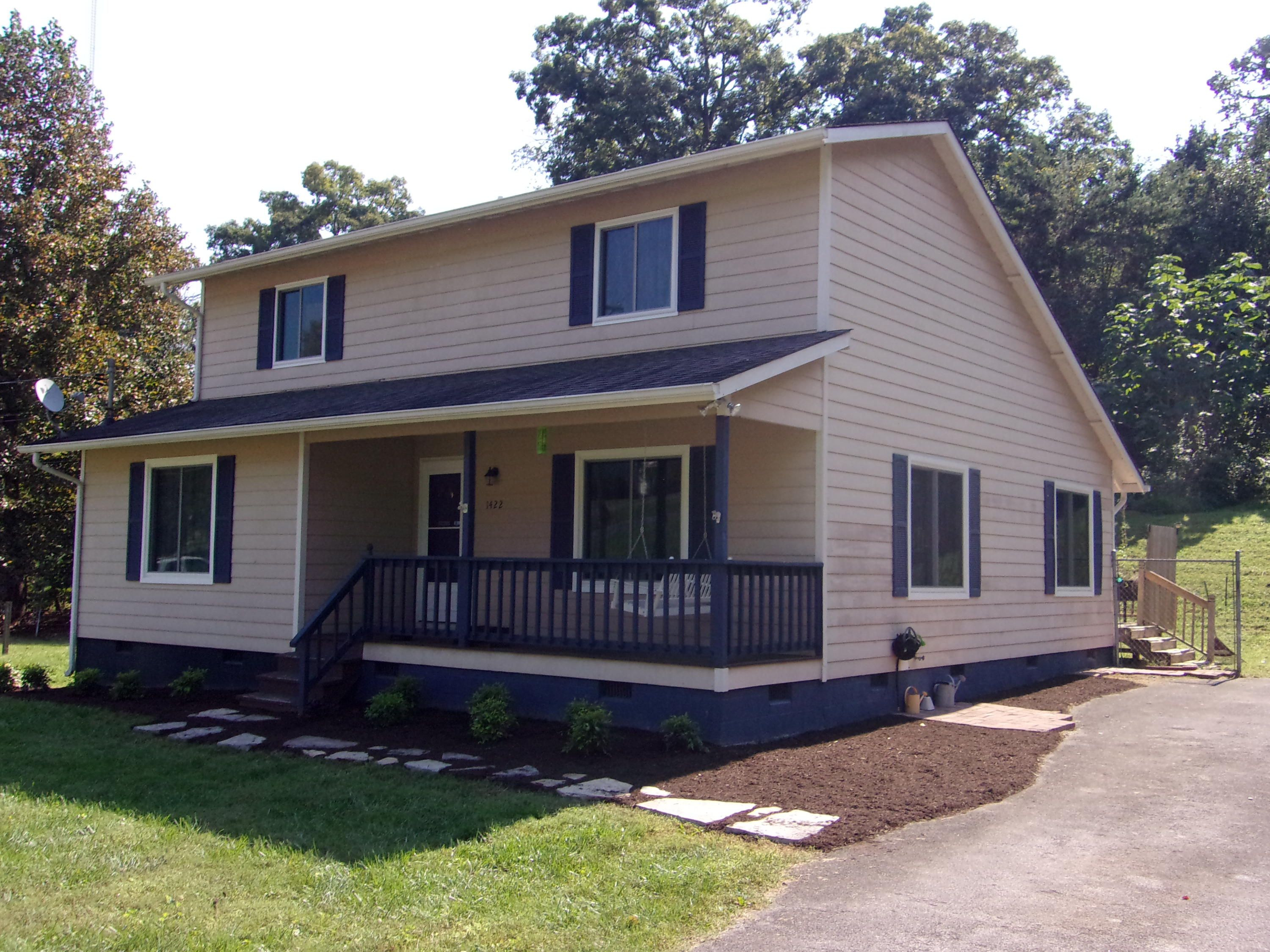 1422 Wilson Road Knoxville, TN 37912 - Photo 1 of 21 100_1110