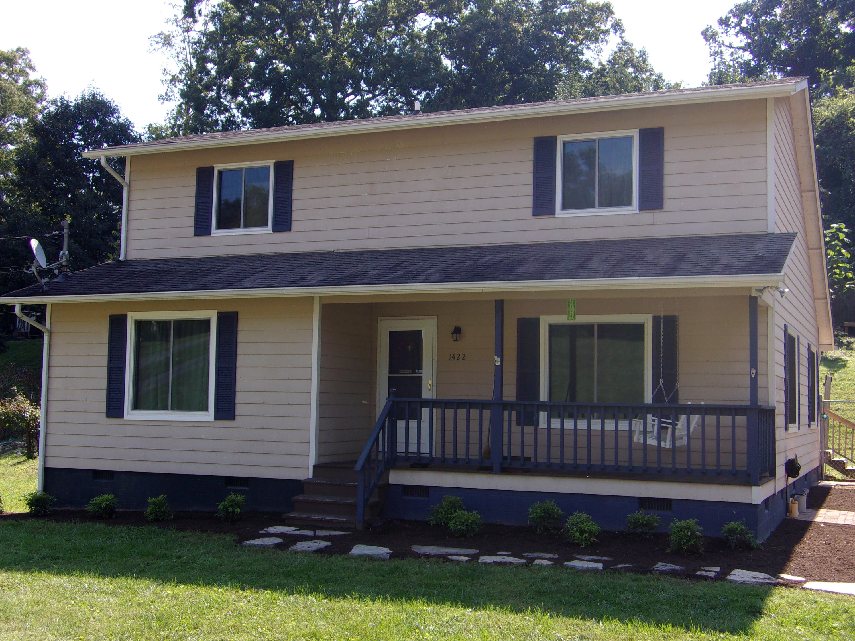 1422 Wilson Road Knoxville, TN 37912 - Photo 2 of 21 100_1109