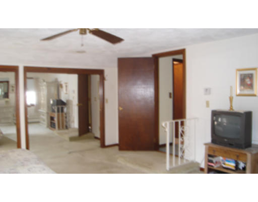 193 Fox Hill Road Burlington, MA 01803 - Photo 20 of 25 Gallery Image 20