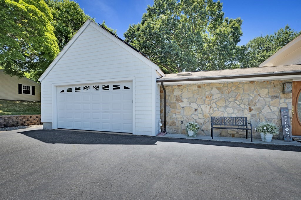 3 Bradford Road Danvers, MA 01923 - Photo 2 of 33 Gallery Image 2