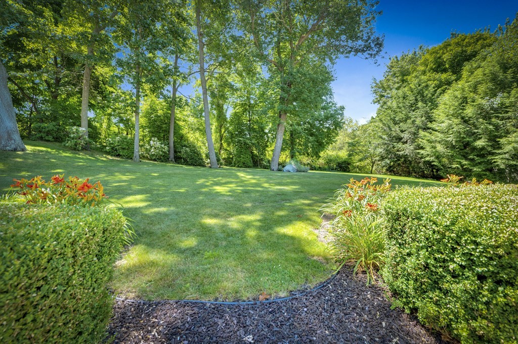 3 Bradford Road Danvers, MA 01923 - Photo 5 of 33 Gallery Image 5