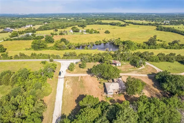 $239,000 | 37 Busby Lane, Bells, TX 75414