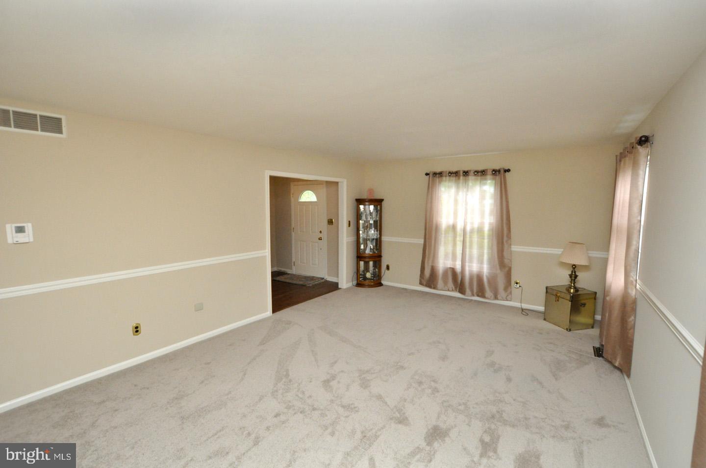 7 Verona Road Marlton, NJ 08053 - Photo 2 of 19 Living Room