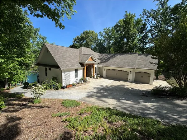 $2,245,000 | 206 North Beacon Shores Drive, Seneca, SC 29672