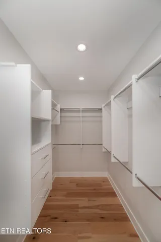 $574,900 | 328 Nuhya Lane, Loudon, TN 37774