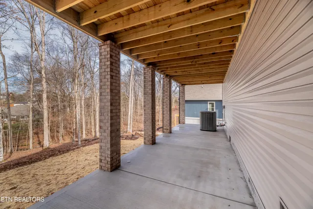 $574,900 | 328 Nuhya Lane, Loudon, TN 37774