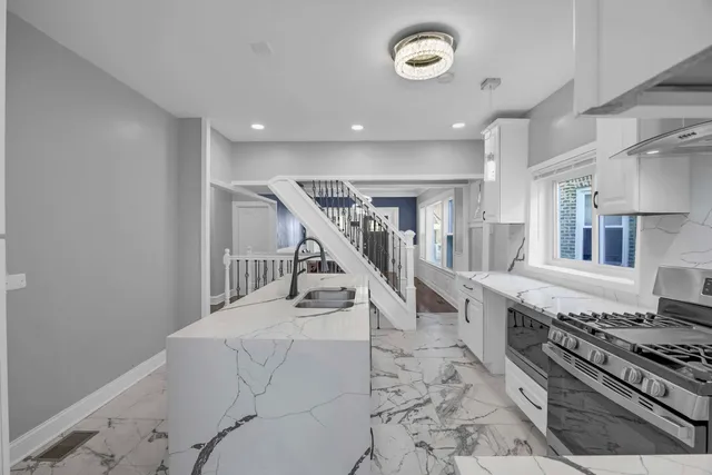 $395,000 | 8250 South Rhodes Avenue, Chicago, IL 60619