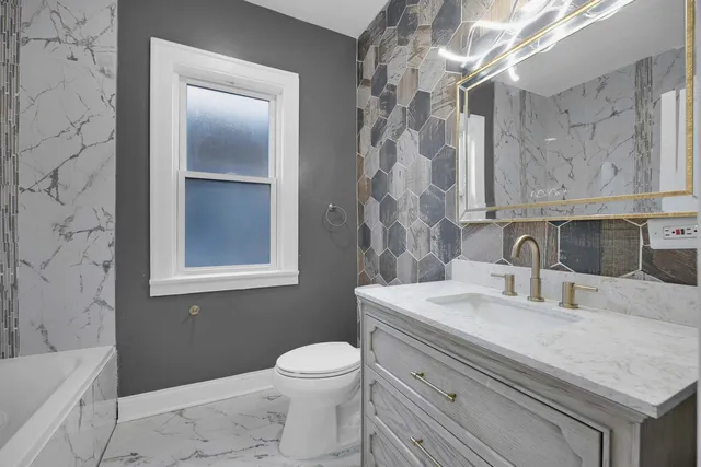 $395,000 | 8250 South Rhodes Avenue, Chicago, IL 60619