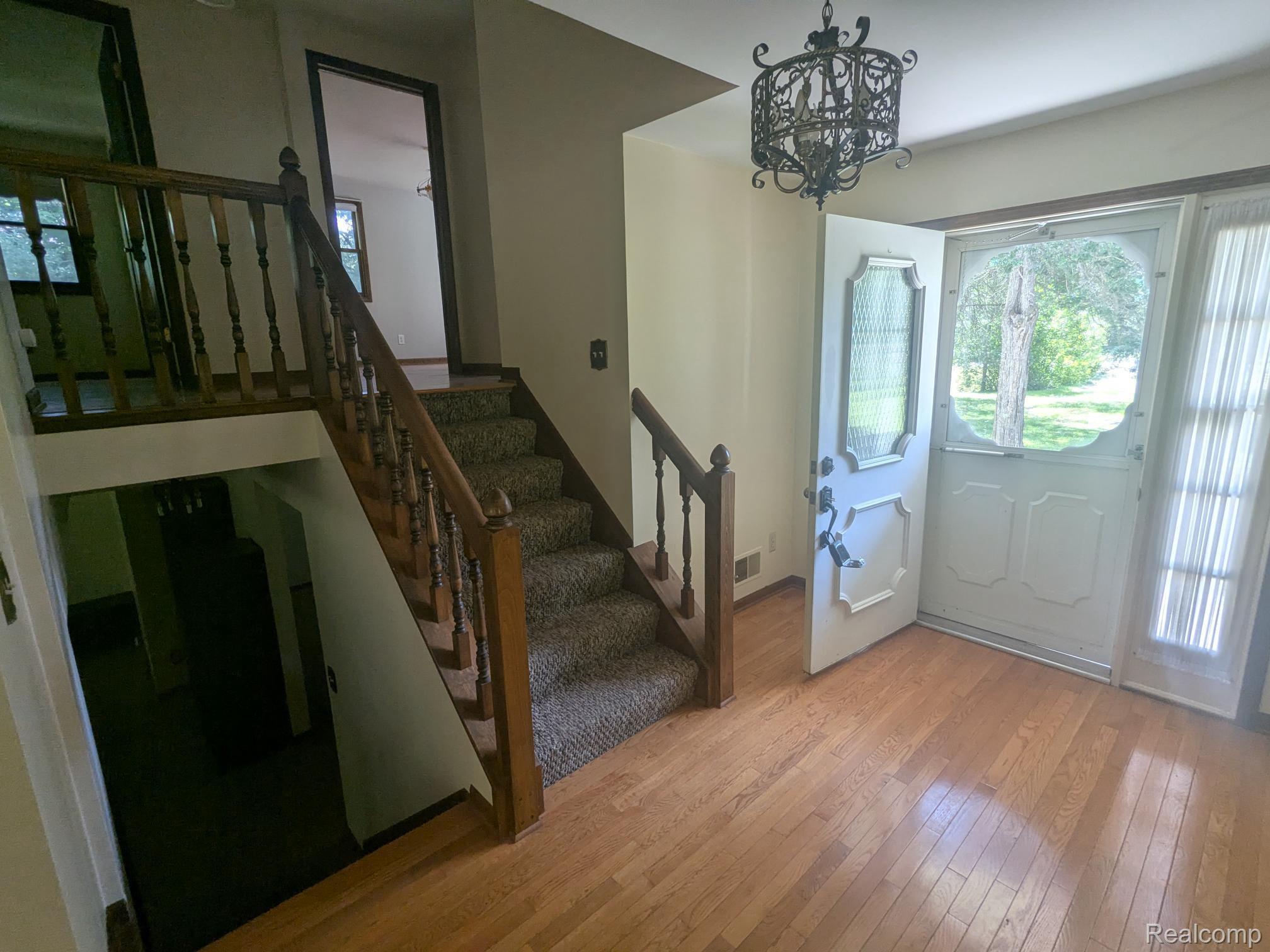 3211 Mccluskey Pinckney, MI 48169 - Photo 3 of 23