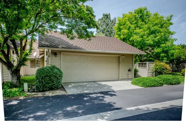 $599,999 | 962 West Cross Street, Woodland, CA 95695