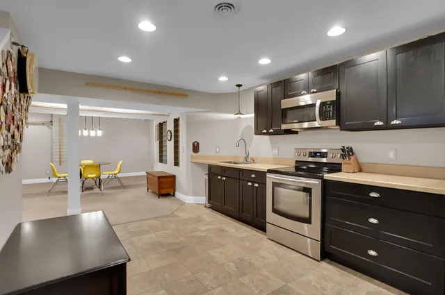 $465,000 | 929 River Rock Drive, Holly, MI 48442