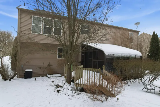 $465,000 | 929 River Rock Drive, Holly, MI 48442