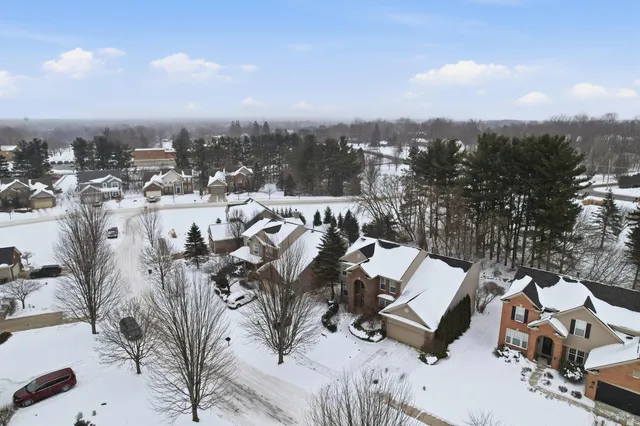 $465,000 | 929 River Rock Drive, Holly, MI 48442