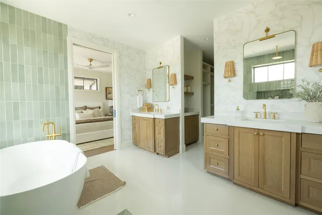 $2,250,000 | 701 Hi Circle North, Unit B, Horseshoe Bay, TX 78657