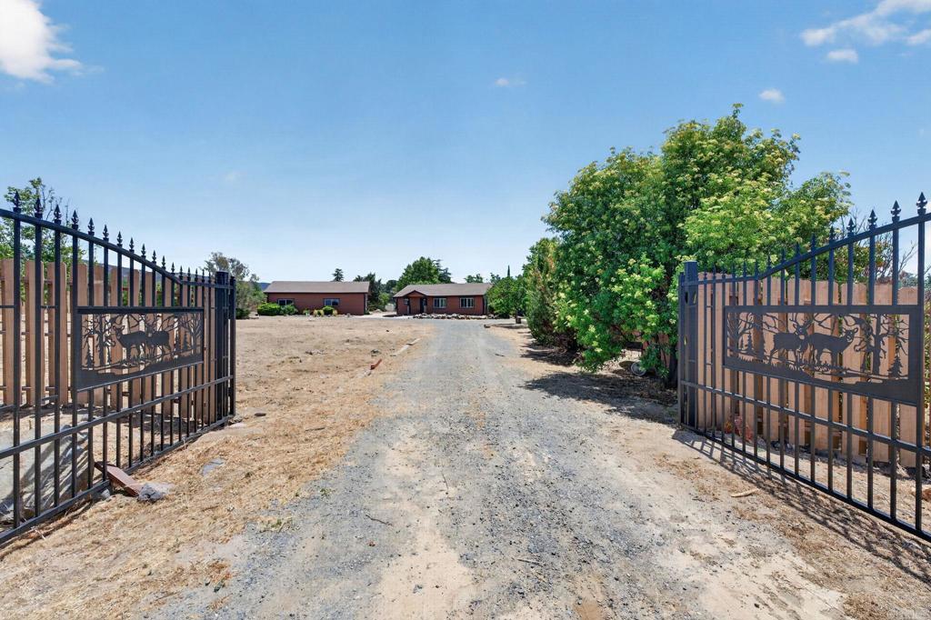 38570 Bahrman Road Anza, CA 92539 - Photo 5 of 51