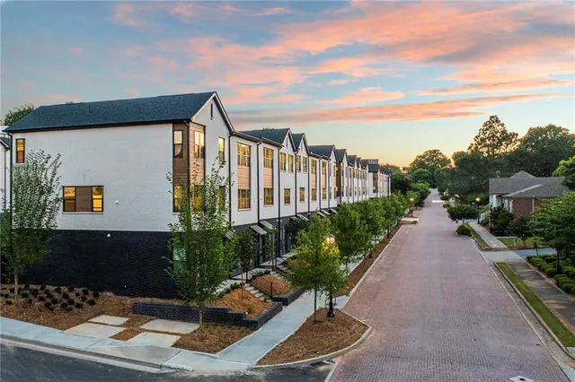 $3,177 | 72 Milton Avenue Southeast, Unit 802, Atlanta, GA 30315