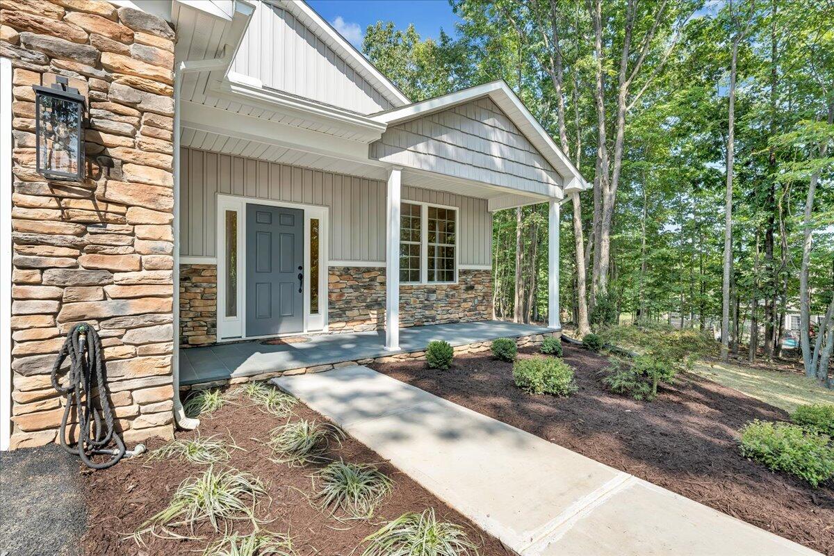 1114 Thornblade Way Blue Ridge, VA 24064 - Photo 13 of 38 Front porch