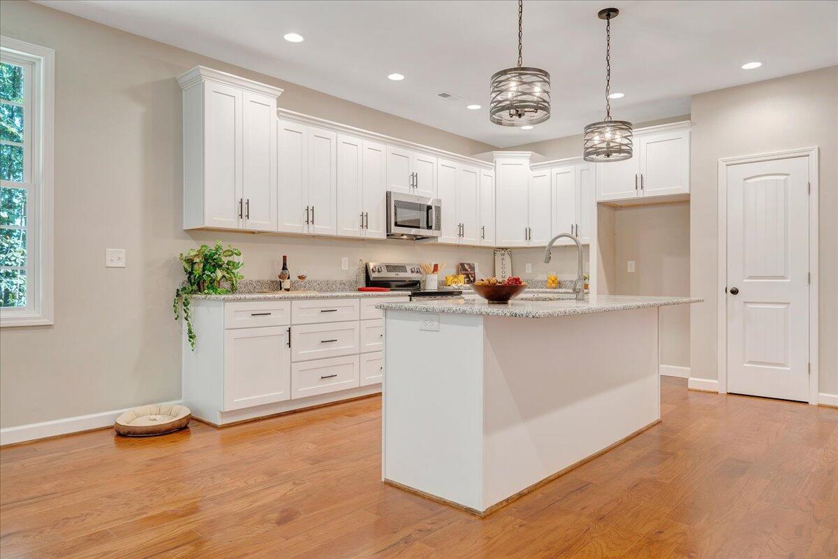 1114 Thornblade Way Blue Ridge, VA 24064 - Photo 22 of 38 Kitchen