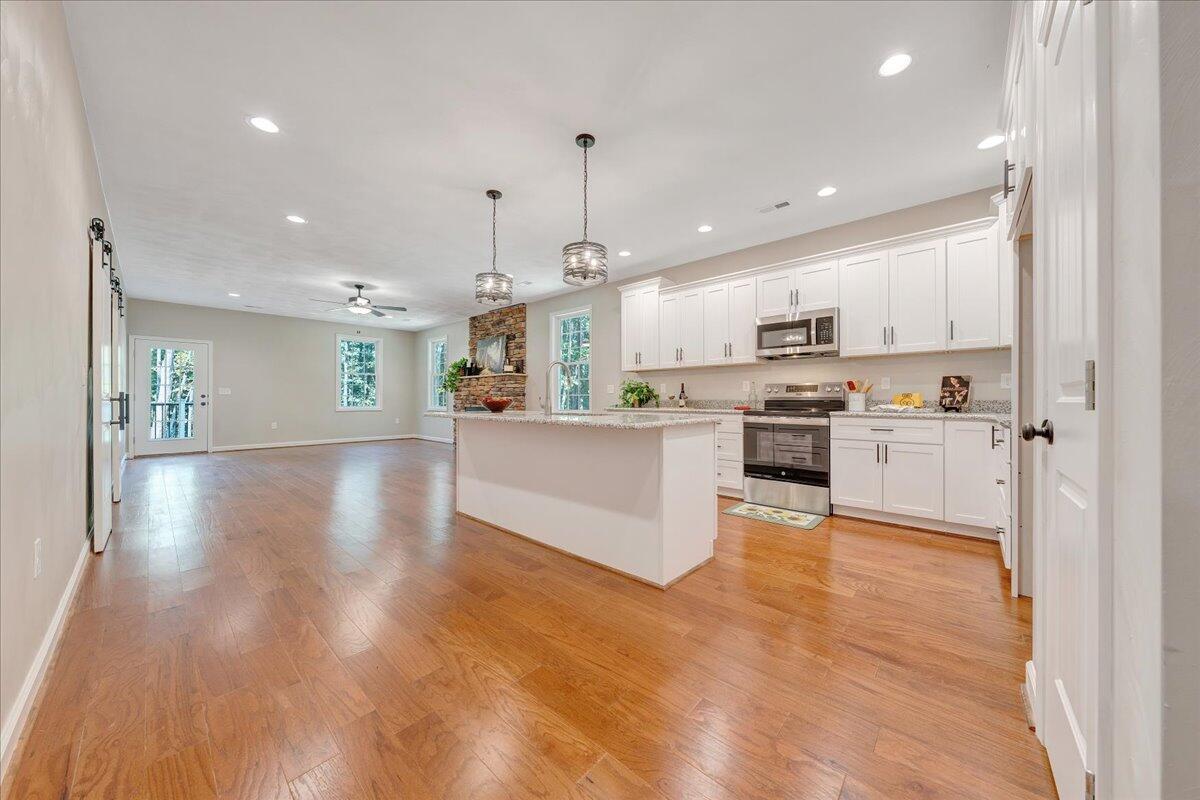 1114 Thornblade Way Blue Ridge, VA 24064 - Photo 23 of 38 Kitchen