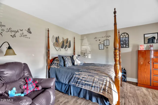 $489,899 | 15346 Woodstone Circle, Bristol, VA 24202