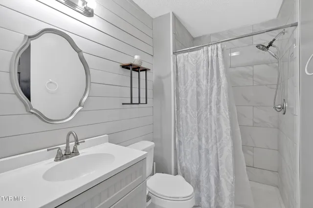 $489,899 | 15346 Woodstone Circle, Bristol, VA 24202