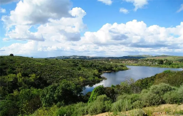 $514,900 | 104 South Cross Creek Road, Unit M, Orange, CA 92869