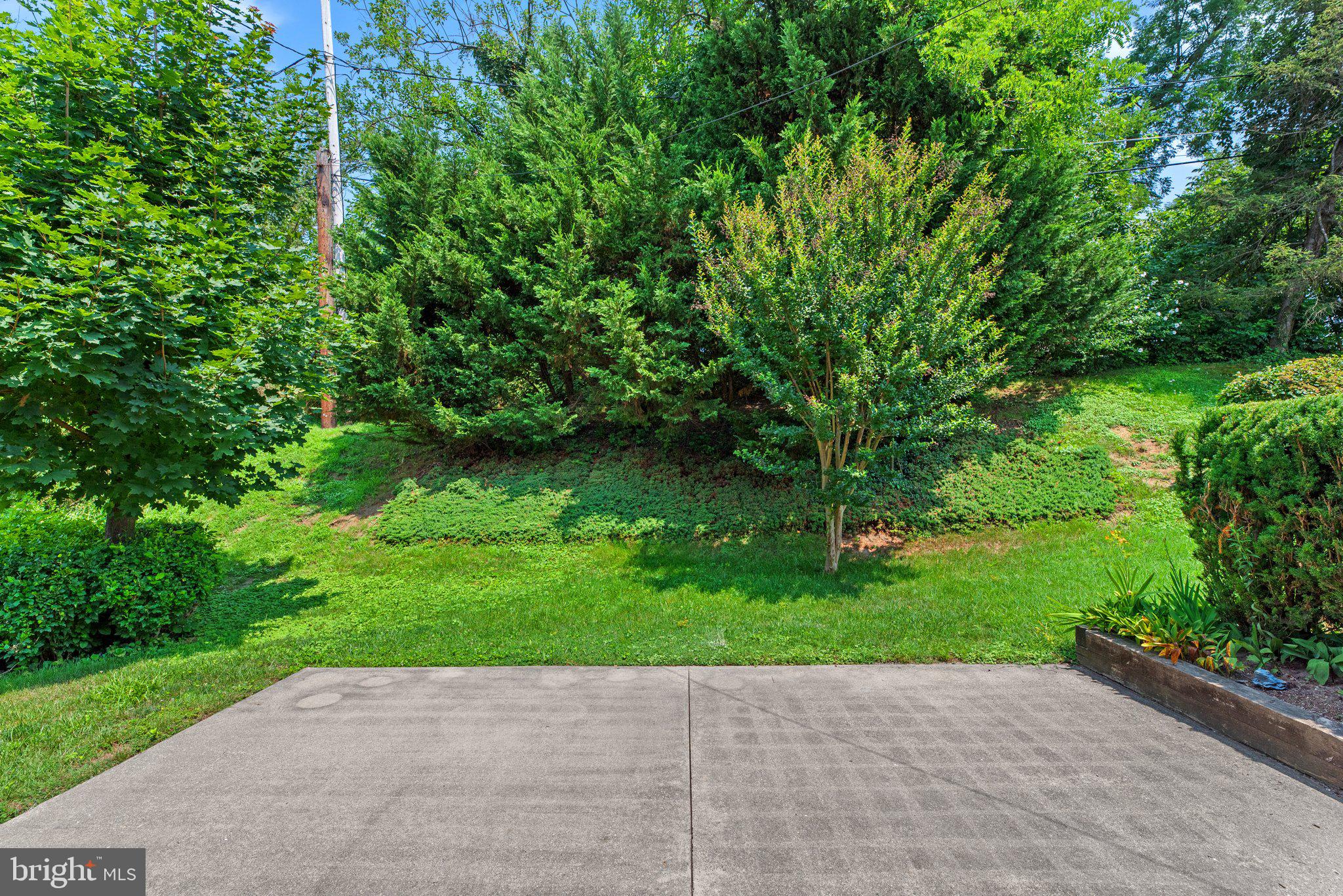 2004 Helmsby Road Catonsville, MD 21228 - Photo 36 of 39