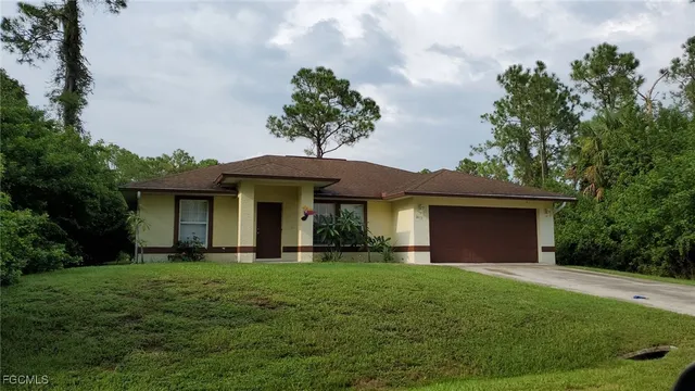 $1,600 | 1013 Butler Street East, Lehigh Acres, FL 33974