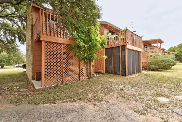 $1,750 | 10 Cypress Fairway Village, Wimberley, TX 78676