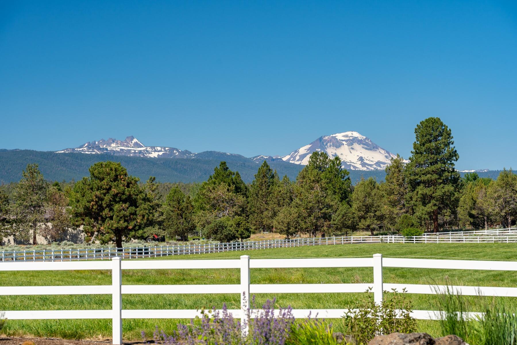 18611 Couch Market Road Bend, OR 97703 - Photo 8 of 55 08
