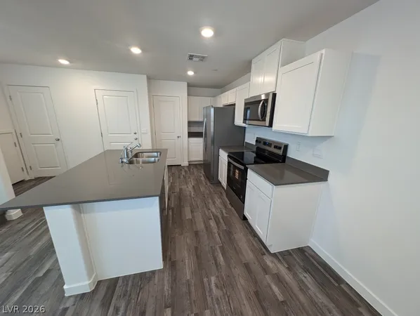 $1,975 | 924 Violet Heron Street, Henderson, NV 89011